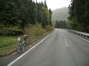 川後石峠のアプローチですが・・・。