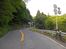 林道入口を目指し