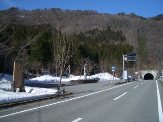 仏岩トンネル
