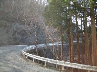 石神峠への登り道