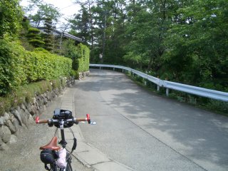 粥新田峠への道