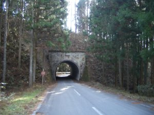 県境に向けて下ります。